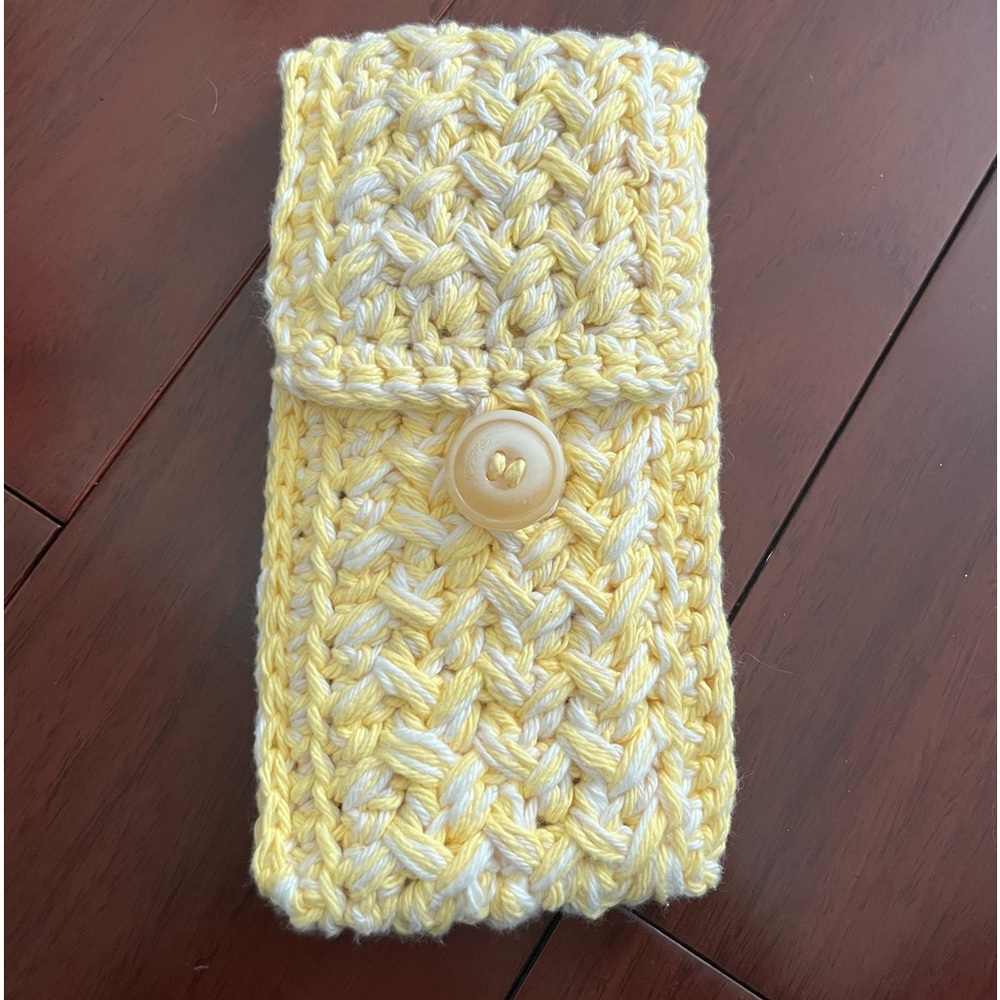 Crocheted Phone case